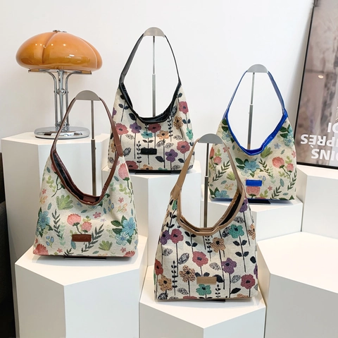 Women's Vintage Jacquard Floral Shoulder Bag Large Capacity Fabric Hobo Underarm Bag Casual Tote Bag For Daily Street Fashion