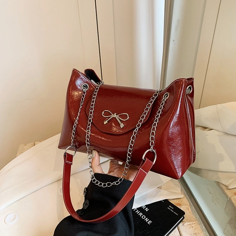 Women Patent Leather Look PU Shoulder Bag With Silver Bow Knot Metal Chain Strap Crossbody Tote Bag Fashion Retro Handbag