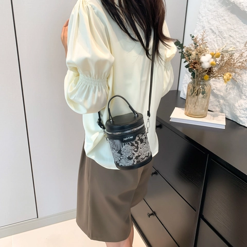 Women Vintage Artistic Embroidery Bucket Bag PU Leather Lace Jacquard Cylinder Shoulder Handbag With Adjustable Strap