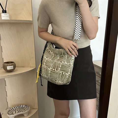 Woven Geometric Print Crossbody Bag With Wide Patterned Strap Large Capacity Commuter Shoulder Tote For Women
