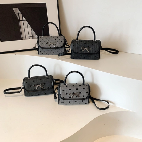 Bolso Cuadrado Pequeño para Mujer con Patrón de Lunares y Corazón Con Lazo de Metal Bolso de Lona Cruzado para Moda Diaria