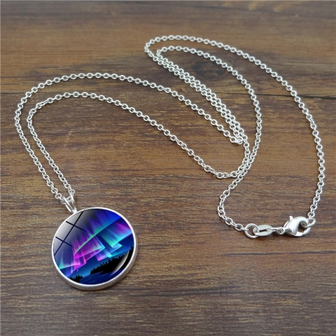 Aurora Borealis Polarlichter Halskette Glas Cabochon Rund Waldlandschaft Anhänger Zinklegierung Schmuck Für Damen