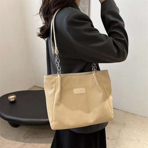 Bolso Tote de Nailon de Gran Capacidad para Mujer Color Sólido Puntadas Cadena Bolso de Hombro Moda Viaje Bolso Urbano Simple