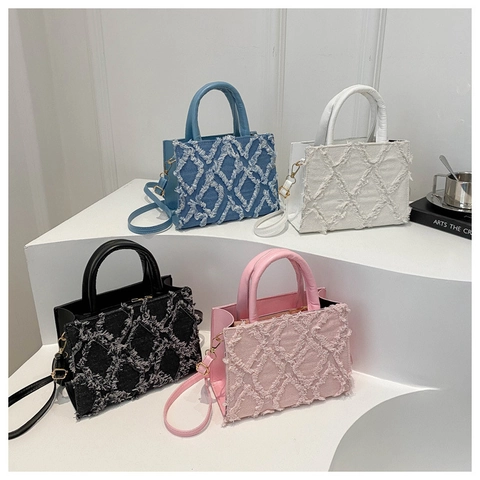 Women's Denim Quilted Shoulder Bag Frayed Raw Edge Diamond Lattice Crossbody Bag Vintage Small Square Handbag With Handle