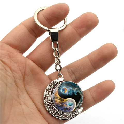 Vintage Hollow Moon Yin Yang Tai Chi Keychain 360 Degree Rotating Double Sided Galaxy Nebula Glass Ball Pendant Key Ring
