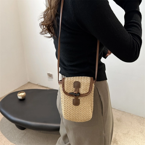 Sac à Épaule en Paille Tissée pour Femmes Été Rayures Multicolores Bouton à Bascule Petit Sac Carré pour Téléphone Portable