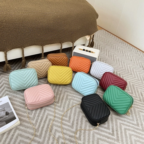 Fashion Women V-Quilted Chevron Crossbody Camera Bag Small PU Leather Chain Strap Square Shoulder Bag For Daily Use