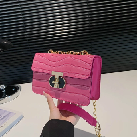 Women Crocodile Pattern PU Leather Small Square Shoulder Bag With Gold Chain Strap Retro Metal Lock Crossbody Bag For Daily Use