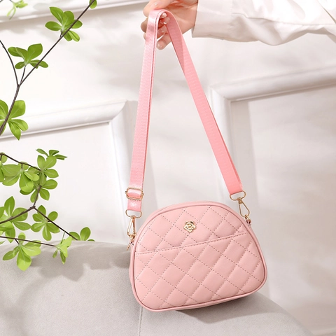 Women Sweet Floral Diamond Quilted Crossbody Bag PU Leather Shell Shape Shoulder Bag With Adjustable Wide Strap