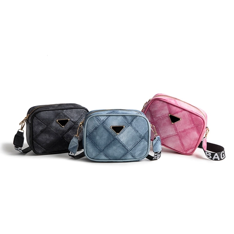 Damen Casual Denim Textur PU Leder Umhängetasche Rauten Gesteppt Kleine Quadratische Schultertasche Mit Breitem Buchstaben Gurt