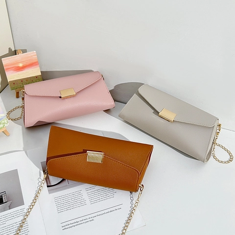 Women Crossbody Bag PU Leather Litchi Pattern Gold Chain Strap Envelope Flap Rectangular Metal Buckle Elegant Stylish