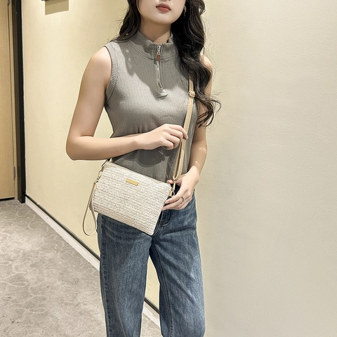 Women Fashion Straw Woven Shoulder Bag Simple Solid Color Herringbone Crossbody Bag Summer Beach Vacation Casual Small Square Clutch