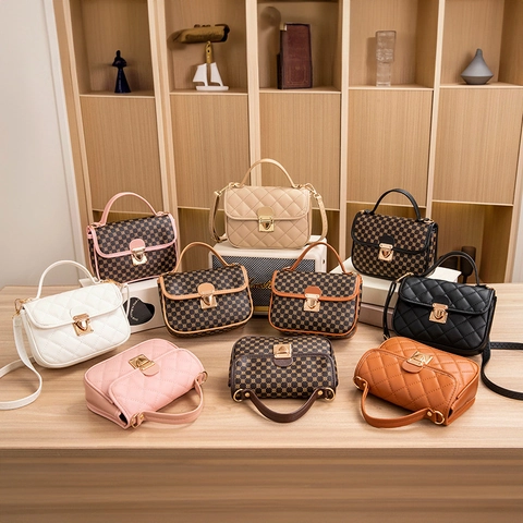 Women Quilted Handbag PU Leather Crossbody Shoulder Bag With Metal Lock And Top Handle Elegant Fashion Messenger Bag