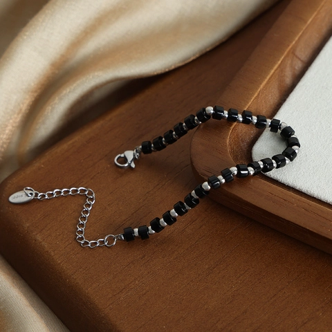 Handgefertigtes Perlenarmband Schwarzer Türkis Edelstahl Retro Barock Minimalistisch Quadratische Perlen Verstellbarer Schmuck