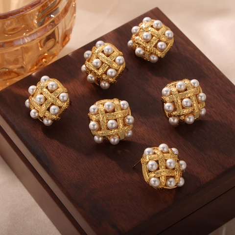 Pendientes De Botón Cuadrados Vintage De Cobre Con Perlas Artificiales De Concha Diseño Tejido Hueco Joyería Elegante Para Mujer
