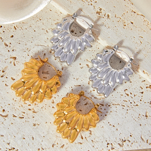 Getextureerde Bloemblad Hoop Oorbellen Titanium Staal 18K Verguld Onregelmatige Geplooide Holle Bohemian Sieraden