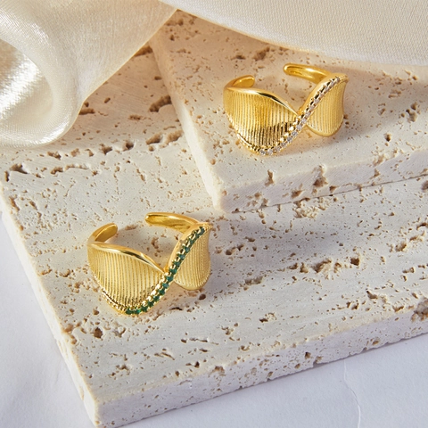 Bague Ajustable En Cuivre Pour Femme Design Ondulé Avec Incrustation CZ Texture Rayures Verticales Bijoux Chics