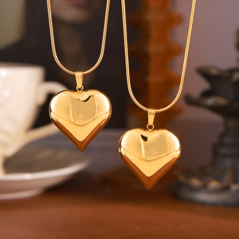Heart Pendant Necklace Titanium Steel Gold Plated Polished Mirror Surface Minimalist Snake Chain For Women