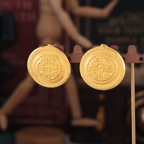 Vintage Titanium Steel Stud Earrings Embossed Round Disc Relief Gold Plated Retro Geometric Jewelry For Women