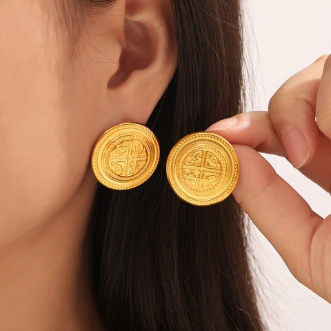 Vintage Titanium Steel Stud Earrings Embossed Round Disc Relief Gold Plated Retro Geometric Jewelry For Women
