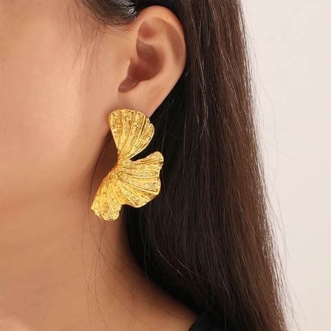 Ginkgo Blatt Ohrstecker Titanstahl 18K Vergoldet Gehämmerte Textur Übertrieben Chic Statement Schmuck Für Frauen