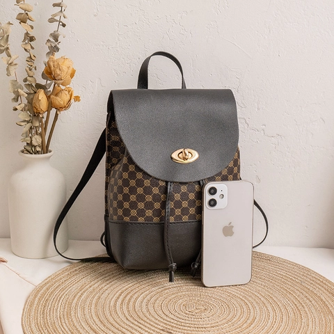 Mode Femmes Mini Sac à Dos Vintage Motif Géométrique Cuir PU Style Collège Sac d'École Avec Cordon de Serrage Fermoir en Métal Doré