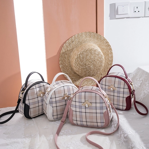 Women Plaid Shoulder Bag Bee Artificial Pearl Decoration Crossbody Handbag PU Leather Small Round Bag Sweet Style Satchel