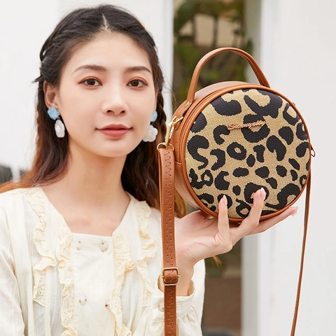 Ronde Schoudertas Met Luipaardprint Voor Dames Van Canvas En PU Leer Patchwork Crossbody Tas Mini Handtas Met Verstelbare Riem Voor Dagelijks Gebruik