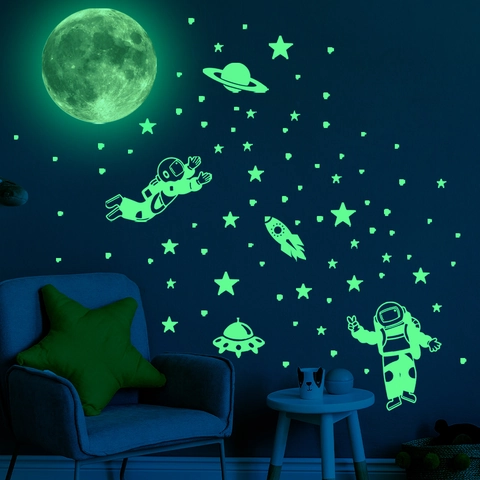 Autocollants Muraux Lumineux Dans Le Noir Astronaute Lune Étoiles Espace Thème PVC Auto Adhésif Pour Chambre Enfant