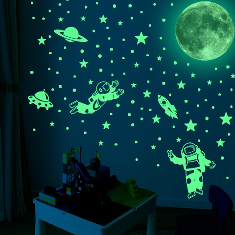Autocollants Muraux Lumineux Dans Le Noir Astronaute Lune Étoiles Espace Thème PVC Auto Adhésif Pour Chambre Enfant