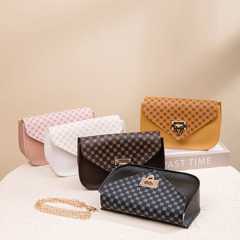 Women Retro Printed PU Leather Crossbody Bag Gold Metal Lock Chain Strap Small Square Shoulder Messenger Bag