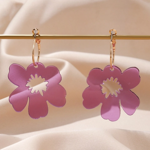 Paarse Acryl Bloem Hoop Oorbellen Met Goudkleurig Metaal Vintage Chique Florale Sieraden Voor Dames