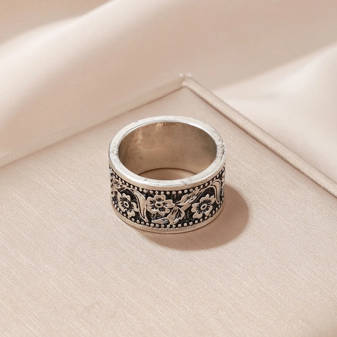 Vintage Ring Mit Breitem Band Legierung Antik Silber Finish Floral Sonnenblume Relief Hohlmuster Retro Ethnischen Stil Schmuck