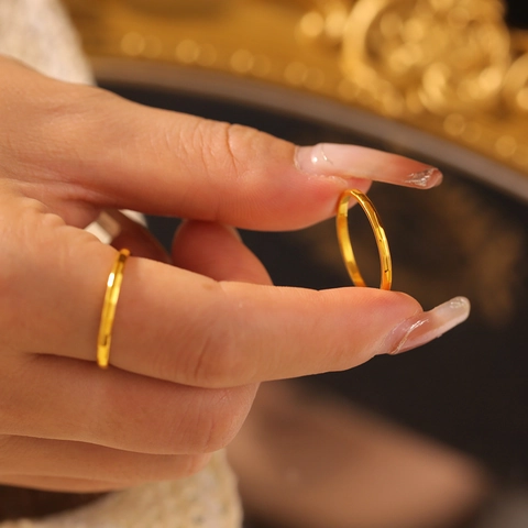 Minimalistische Gladde Gepolijste Bandring Van Titaniumstaal 18K Verguld Vintage INS Stijl Mode Sieraden Voor Vrouwen