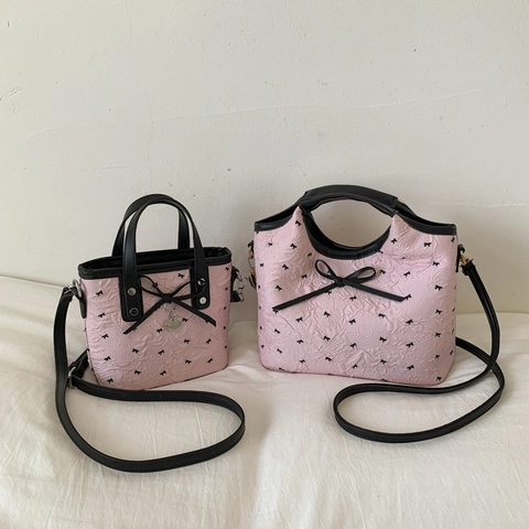 Bolso Tote Plisado Rosa Para Mujer Con Estampado de Lazo Negro Bolso de Mano de Cuero PU Bolso de Hombro Dulce Casual Colgante de Corazón