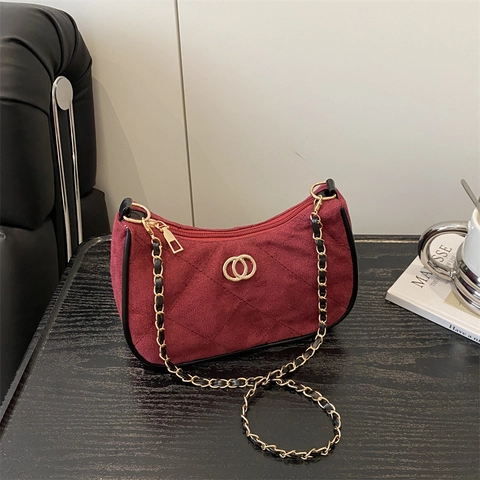 Sac Sous l'Aisselle Matelassé en Daim pour Femme Rétro Minimaliste Sac à Épaule Avec Chaîne Dorée et Boucle à Double Anneau