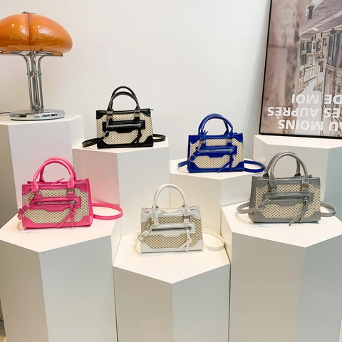 Dames Mini Stro Gevlochten PU-Leer Patchwork Schoudertas Kleine Vierkante Handtas Met Kwastje Rits Casual Zomer Crossbody Tas