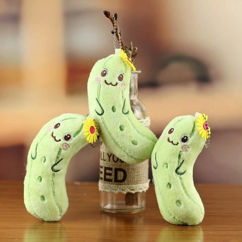 Pendaglio in Peluche a Forma di Cetriolo di Verdura Simulato Creativo Portachiavi di Cetriolo Sottaceto Con Fiore Giallo