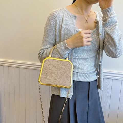 Women Vintage Octagonal Box Bag Floral Relief PU Leather Metal Frame Handbag Evening Party Gold Chain Strap Crossbody
