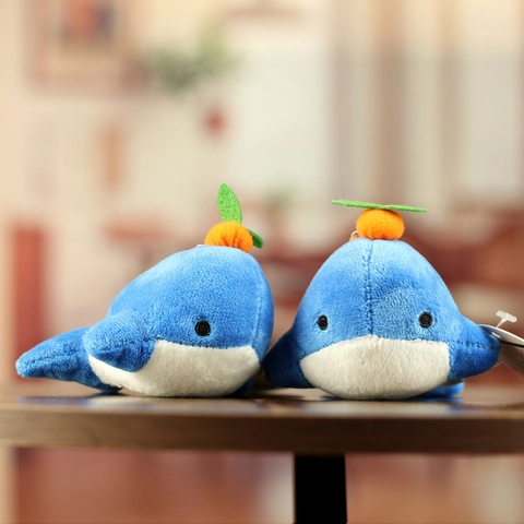 Süßer Wal Plüschtier Schlüsselanhänger Mit Orangefarbenem Kakis-Dekor Blau Weiß Meerestier Puppe Tasche Anhänger Geschenk