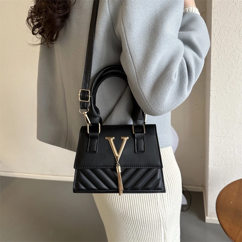 Borsa A Tracolla Trapuntata Da Donna Pelle PU Logo Metallo V Nappa Retrò Borsa A Mano Moda Quotidiana