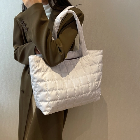 Women Large Quilted Puffy Tote Bag Lightweight Nylon Padded Shoulder Bag Solid Color Trendy Commuting Handbag Daily Bag