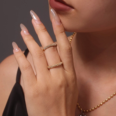 Bague en Acier Inoxydable Rétro Français pour Femme Plaqué Or avec Zirconia et Perle Artificielle Bijoux de Mode Élégants