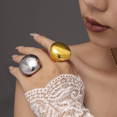 Anello a Cupola in Acciaio Inossidabile Motivo Romano Placcato Oro PVD Liscio Lucido Anelli Statement per Donna Gioielli