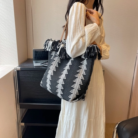 Damen Gestrickte Nylon Tragetasche Boho Quasten Schultertasche Große Kapazität Geometrisches Muster Sommer Lässige Pendler Handtasche