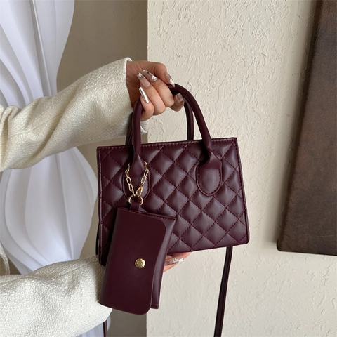 Borsa A Mano Da Donna In Pelle PU Trapuntata Motivo A Grata Dettaglio Catena Dorata Manico Borsa A Tracolla Con Mini Pochette