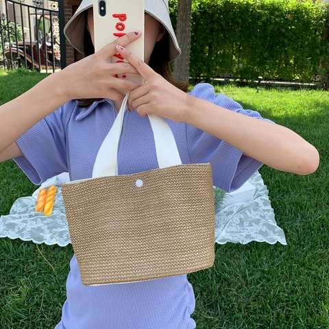 Women Summer Straw Woven Handbag Casual Beach Vacation Tote Bag Canvas Handles Magnetic Snap Closure Small Square Bag