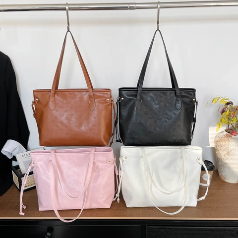 Women Large PU Leather Tote Bag Embossed Cartoon Pattern Zipper Shoulder Bag Fashion Casual Commute Handbag
