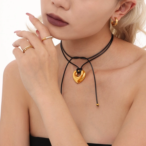 Collar Minimalista de Acero Inoxidable con Colgante de Corazón Cadena Larga de Suéter Cuerda de Cera Ajustable PVD Oro