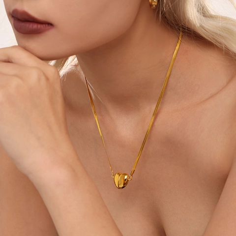 Collana con Pendente a Cuore Diviso Magnetico in Acciaio Inossidabile per Donna Catena a Serpente Placcata Oro Argento Gioielli